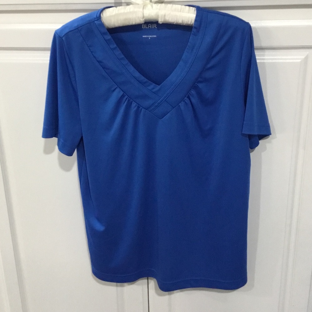 Woman’s blouse, top size, small light new